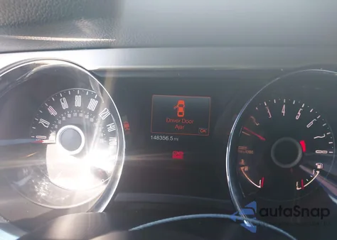 2014 Ford Mustang V6 Premium from USA, damaged, VIN 1ZVBP8EM9E5293029